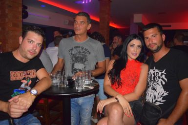 posh pub 10