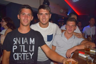 posh pub 12
