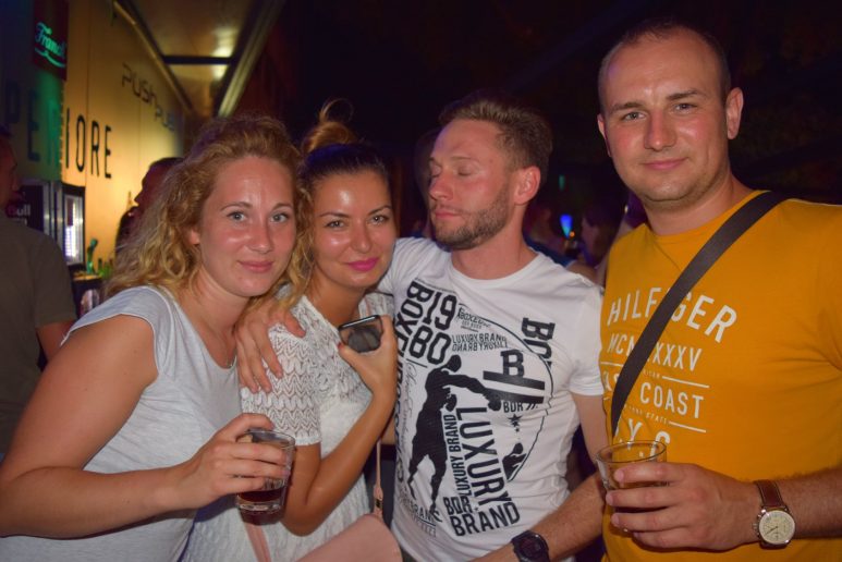 posh pub 9