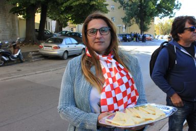 prosvjed pažana ispred županije
