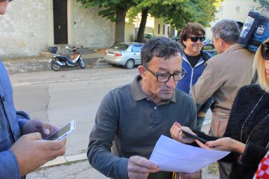 prosvjed pažana ispred županije