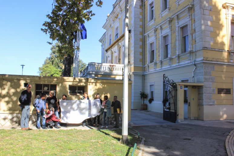 prosvjed pažana ispred županije