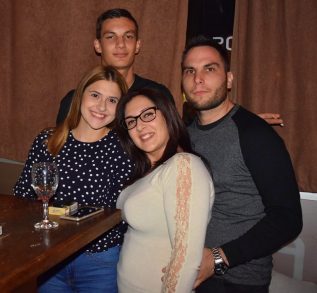 posh pub 12