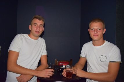 posh pub 6