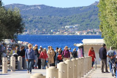 vrijeme, vremenska prognoza, turisti, noćenja, jesen, hladnoca