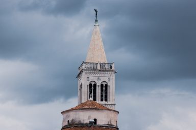 poluotok, crkva, stosija, adar, kisa, oblacno, nevrijeme, vremenska prognoza, jesen, oblaci, donat, stosija, nevrijeme, bura, jugo