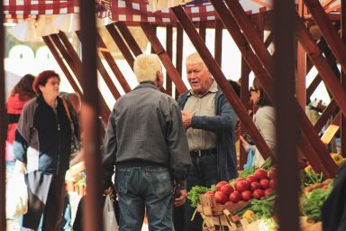 umirovljenici, mirovina, zadarska tržnica, pijaca, kupovina, shopping, voće, povrće