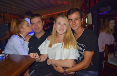 posh pub 18
