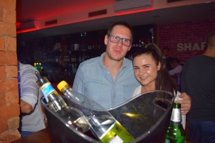 posh pub 21