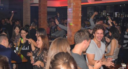 posh pub 23