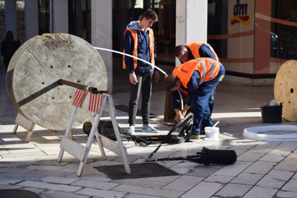 radnici, radovi, dalekovod, struja radovi na kalelargi, elektra, kablovi, radnici, rad, radnik, posao,
