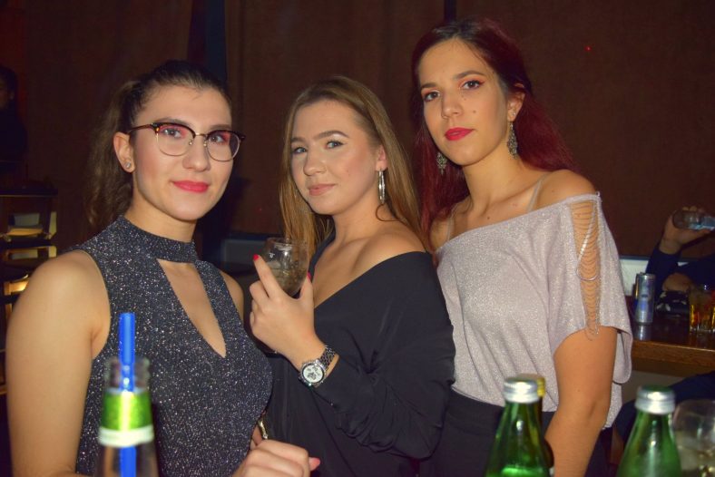 posh pub 14
