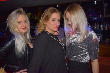 posh pub 17