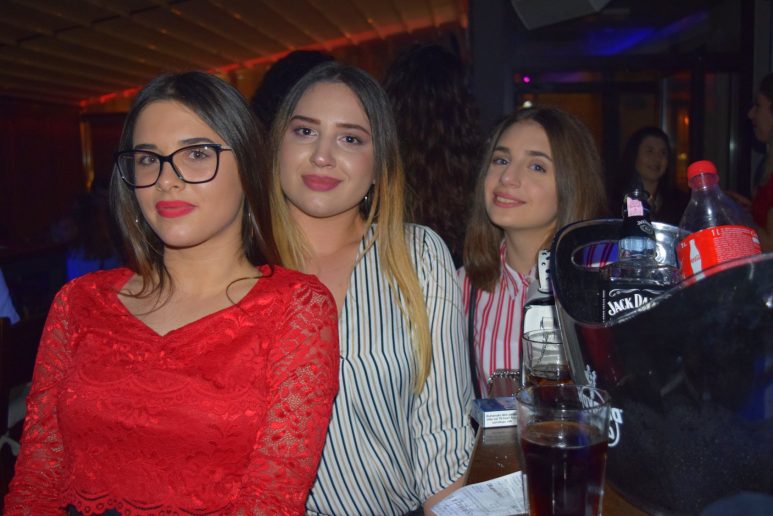 posh pub 22