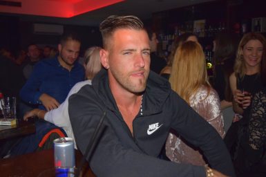 posh pub 23