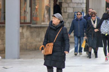 zima, hladno vrijeme, zimska odjeca, kapa, zimska jakna