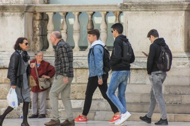 mladi, srednjoskolci, ucenici, skolarci, studenti, mladez,