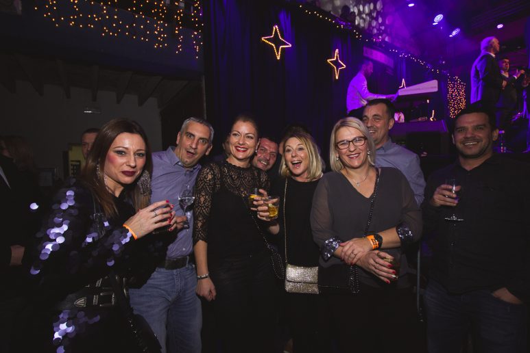 Intrade u arsenala 33