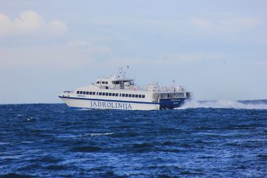 jadrolinija, brod, novalja rijeka, vozni red, red voznje, brodske linije, katamaran