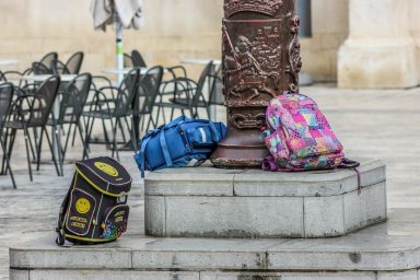 skola, ruksaci, ucenici, obrazovni program, obrazovna reforma, skolstvo, skolski ruksak