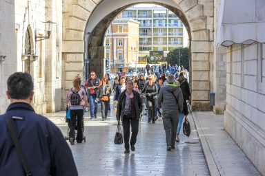zadar, glavna vrata, gradani, ljudi, most, zadrani, ulica