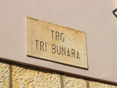 trg tri bunara