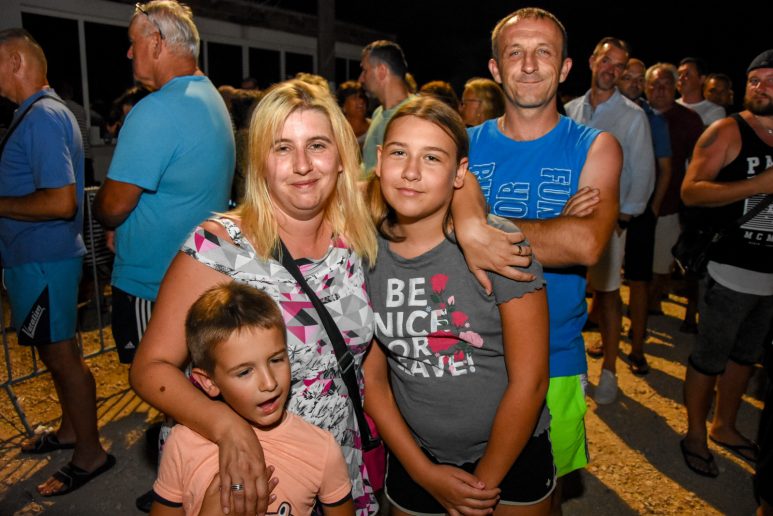 1. ribarska vecer u povljani (33 of 74)