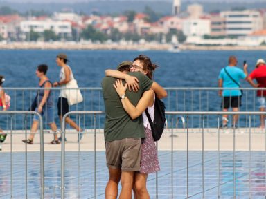 zagrljaj, ljubav, emocije, emocija, ljubavna veza, ljubavni par, cura i decko