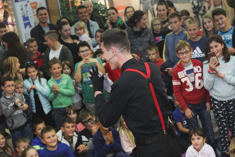 Magic show u Bure Centru 1