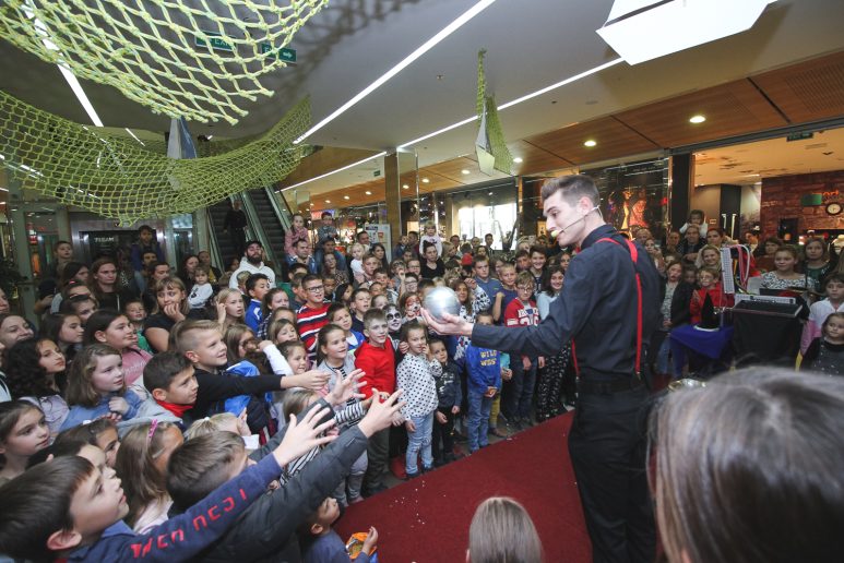 Magic show u Bure Centru 9