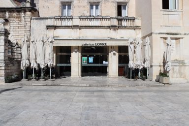 grad, kafici, narodni trg