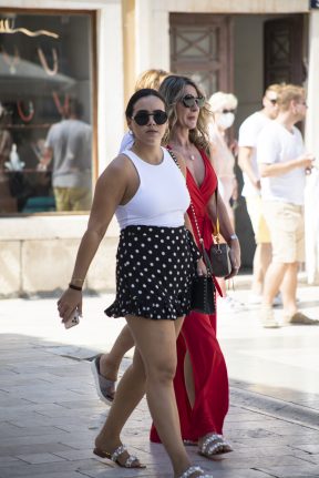 B84848F7-A8B8-4EBE-8BD2-7A7BD9829ED1