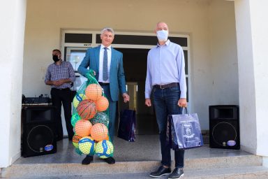 debeljak_-10, Branimir Peričić, bozidar longin, nogometne lopte