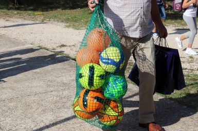 debeljak_-8 nogometne lopte