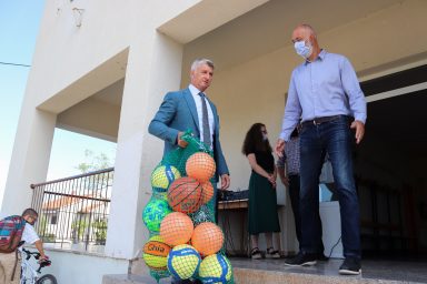 debeljak_-9, Branimir Peričić, bozidar longin, nogometne lopte