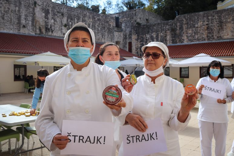 strajk u menzi_-2