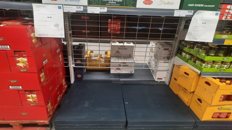 prazna polica s uljem eurospin