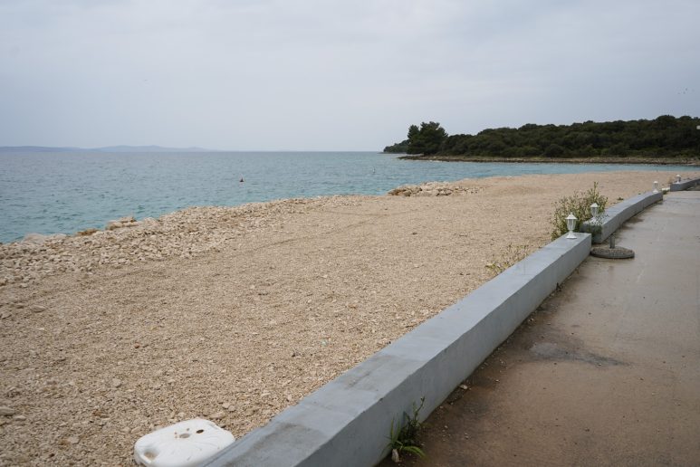 Kozino, plaza santorini