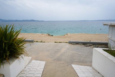 Kozino, plaza, santorini