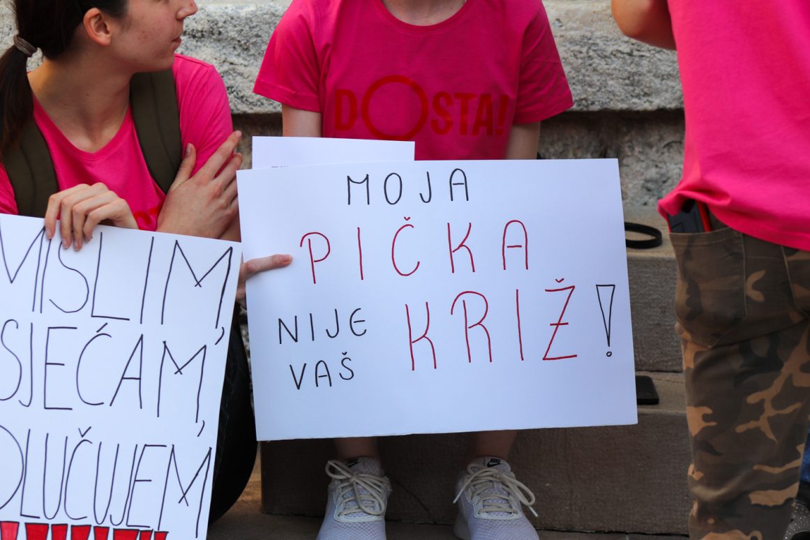 Prosvjed_-18, tijelo, pobacaj