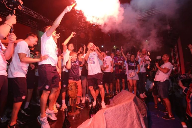 slavlje na splitskoj rivi 57