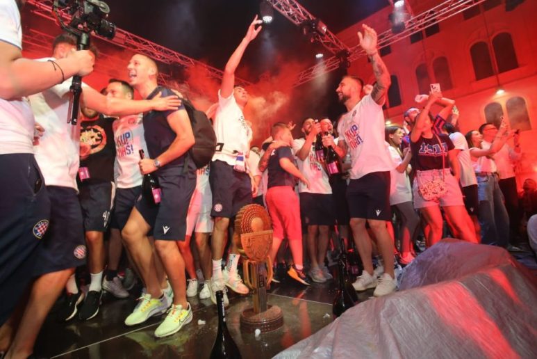 slavlje na splitskoj rivi 61