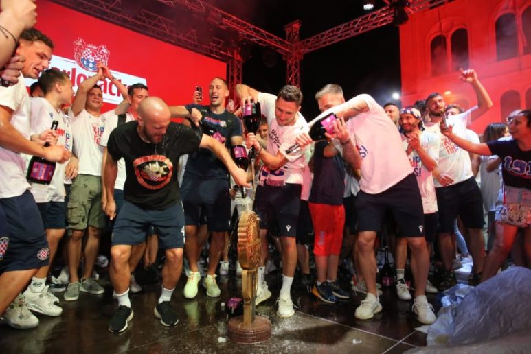 slavlje na splitskoj rivi 69