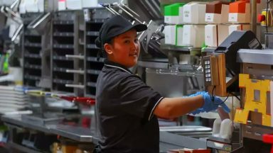 4210A376-9FCF-4DD5-93FC-3F8B91103596