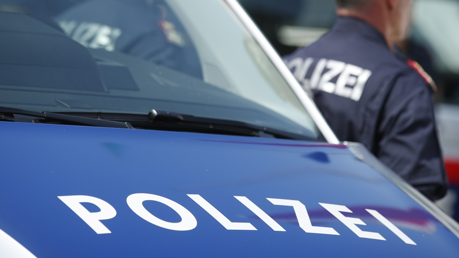 Krijum ar Probio Policijsku Blokadu I Prevrnuo Se Troje Mrtvih I Sedam 