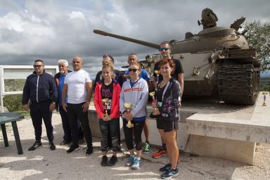 linijom obrane grada - svi skupa