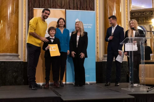 Marin_Cilic_u_drustvu_Roberte_Cirjak_marketinske_menadzerice_P&G-a_i_Dubravke_Jusic_direktorice_komuniciranja_u_Zagrebackoj_banci_dodjeljuje_stipendije