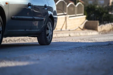 Kozinski prilaz, raskopana cesta, radovi na cesti, aglomeracija, automobil, automobilska guma, Plovanija FOTO Matija Lipar_-15