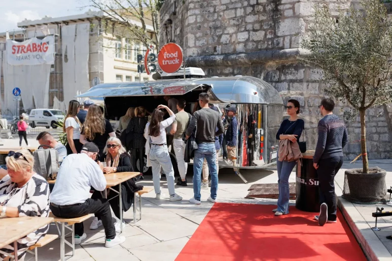 25 Tuna, Sushi _ Wine Festival Zadar 21.4.2023 jutro, foto Bojan Bogdanić