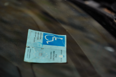 Znak pristupacnosti, invalid, invalidnost, parkiranje FOTO Matija Lipar_-22